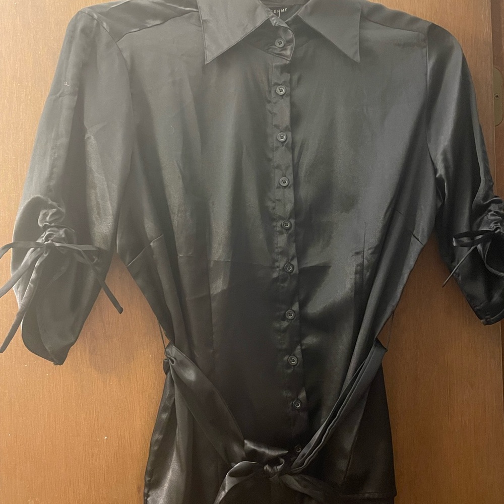 NWT Antilia Femme silky satin button down blouse with belt